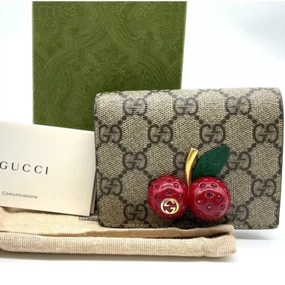 GUCCI Cherry GG Supreme Beige Gray Bi-fold Wallet W/Box and Card - Picture 2 of 16